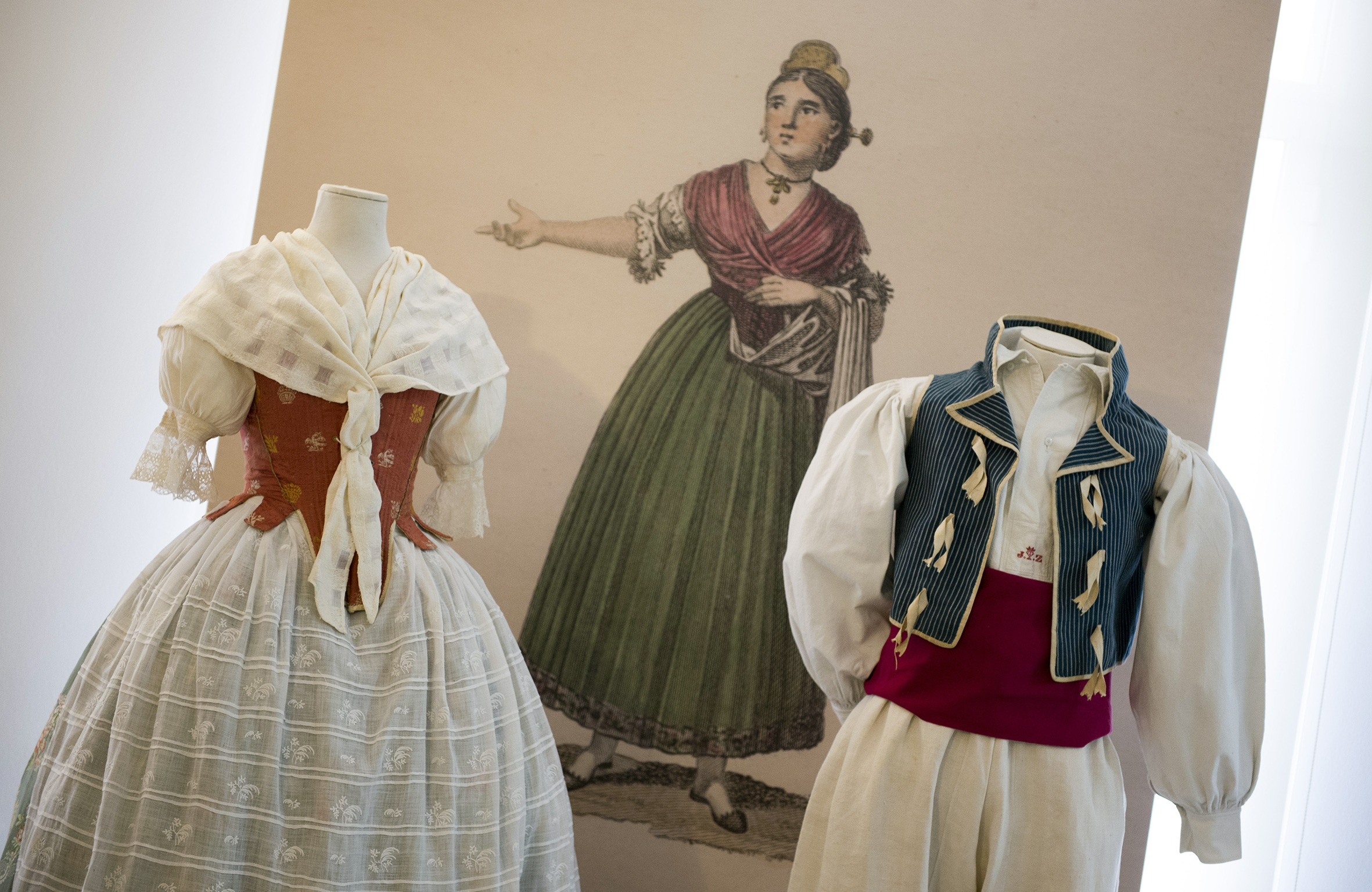 Una exposición muestra a Valencia indumentaria tradicional del Camp de Túria – BÉTERA – la información del Bétera, Valencia